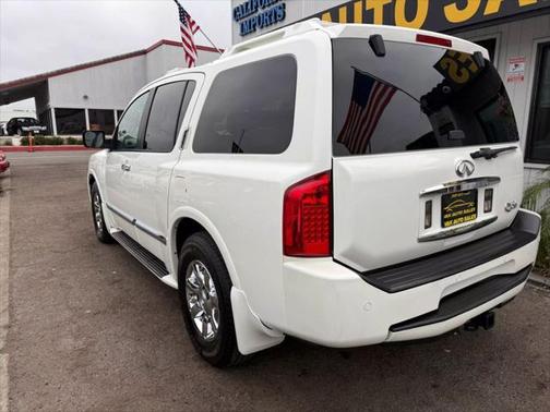 2005 INFINITI QX56 Base