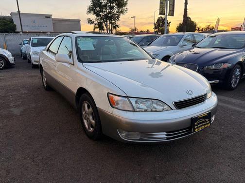 1997 Lexus ES 300 Base