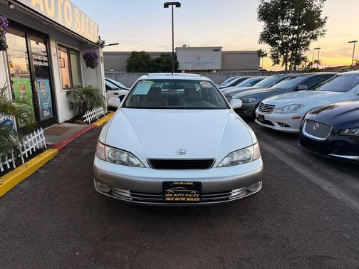 1997 Lexus ES 300 Base