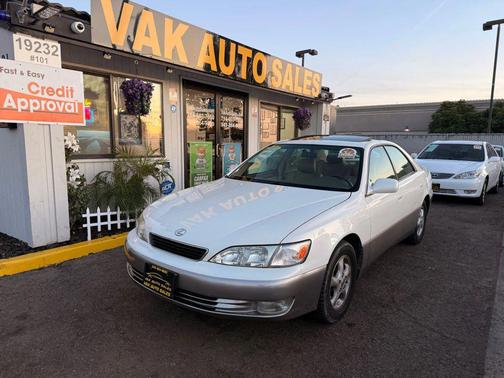 1997 Lexus ES 300 Base