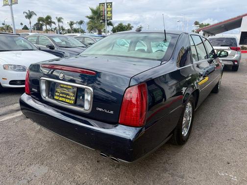 2004 Cadillac DeVille Base
