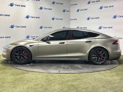 2023 Tesla Model S Plaid