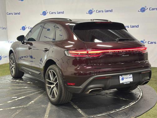 2024 Porsche Macan Sport Utility 4D