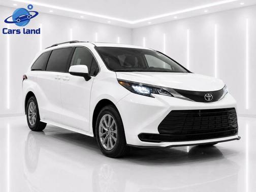 Ice Cap 2026 Toyota Sienna LE