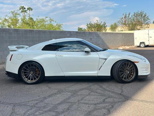 2015 Nissan GT-R Premium