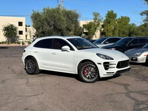 2016 Porsche Macan Turbo