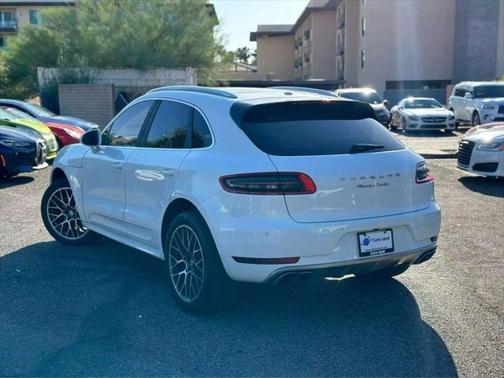 2016 Porsche Macan Turbo