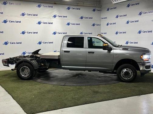 2024 RAM 3500 Tradesman Crew Cab 4x4 8' Box