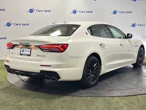 2022 Maserati Quattroporte Modena Q4