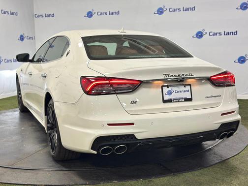 2022 Maserati Quattroporte Modena Q4