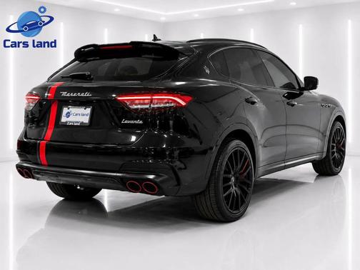 Nero Ribelle Metallic 2022 Maserati Levante Modena S