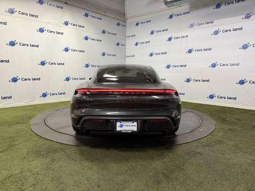 2020 Porsche Taycan Turbo