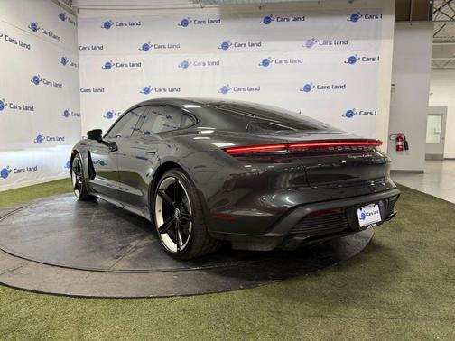 2020 Porsche Taycan Turbo