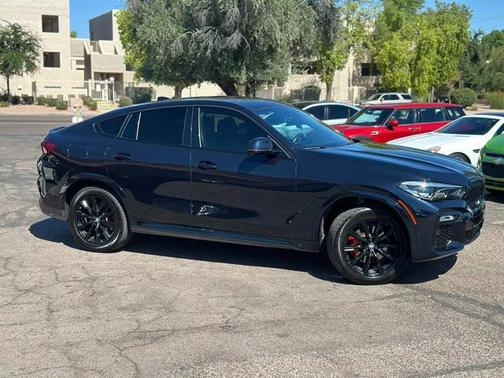 Carbon Black Metallic 2021 BMW X6 sDrive40i