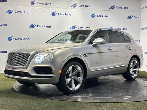 Silver 2018 Bentley Bentayga W12 Signature