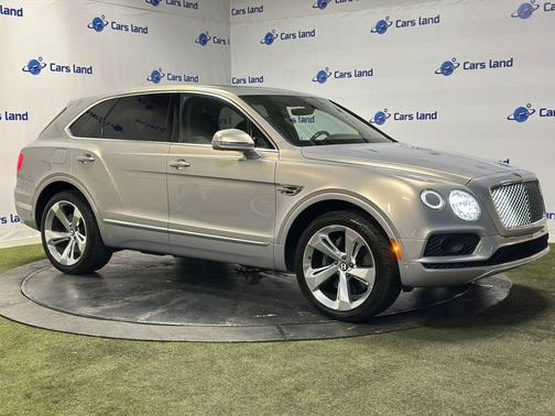 Silver 2018 Bentley Bentayga W12 Signature