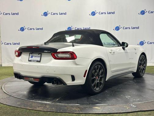 Puro White Tri-Coat Pearl 2018 FIAT 124 Spider Base