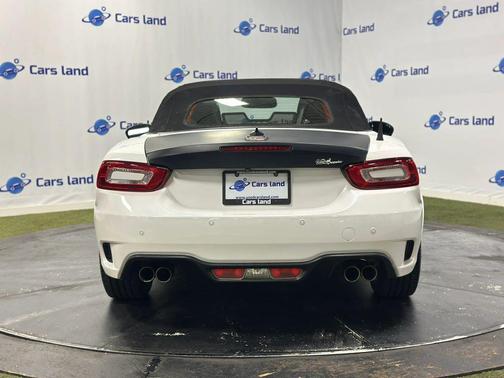 Puro White Tri-Coat Pearl 2018 FIAT 124 Spider Base