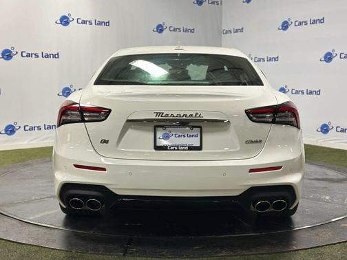 Bianco 2024 Maserati Ghibli Modena Ultima Q4