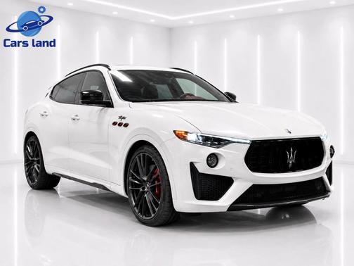 Bianco 2022 Maserati Levante Trofeo