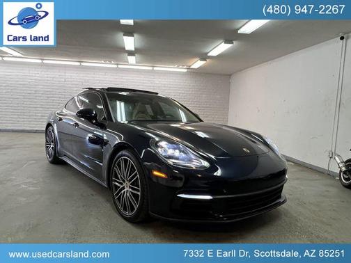 Photo 3 of 32 of 2018 Porsche Panamera S