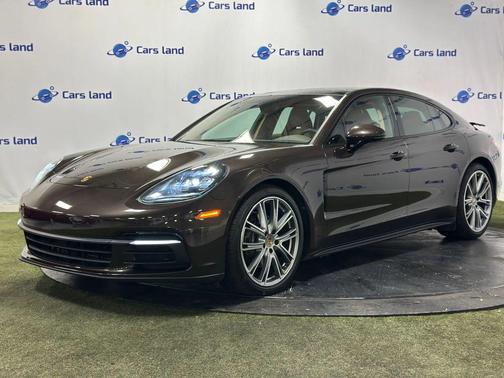 2018 Porsche Panamera 4