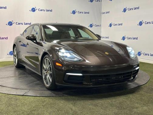 2018 Porsche Panamera 4