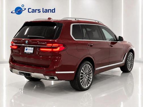 Aventurin Red Metallic 2025 BMW X7 xDrive40i