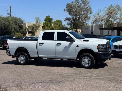 2024 RAM 2500 Tradesman Crew Cab 4x4 6'4' Box