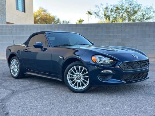 2018 FIAT 124 Spider Base
