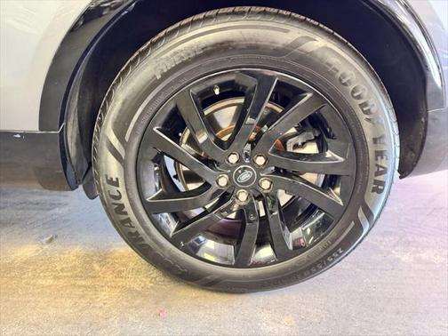 2020 Land Rover Discovery Landmark Edition
