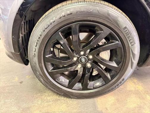 2020 Land Rover Discovery Landmark Edition