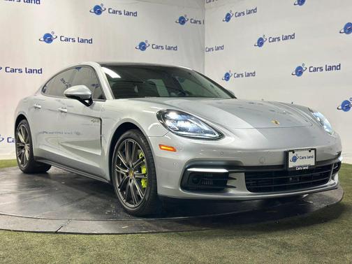 Chalk 2018 Porsche Panamera 4