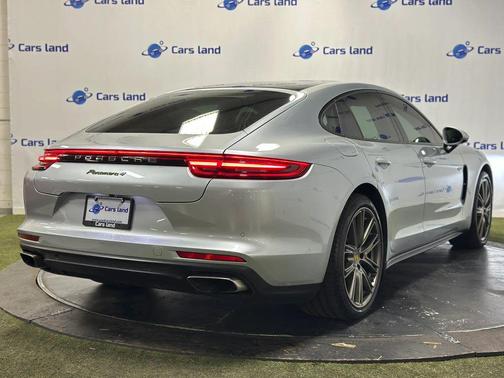 Chalk 2018 Porsche Panamera 4