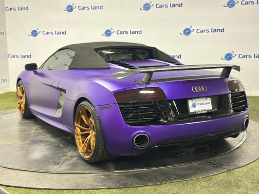 Purple 2014 Audi R8 5.2
