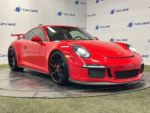 Guards Red 2015 Porsche 911 GT3