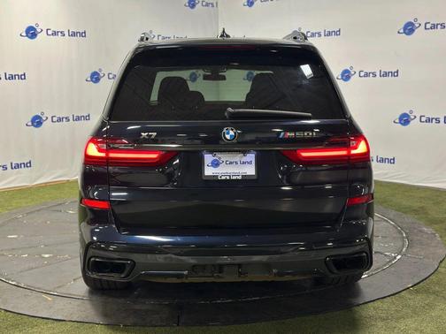 2022 BMW X7 M50i