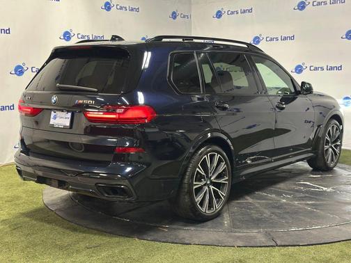 2022 BMW X7 M50i