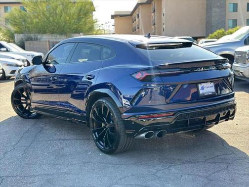 2021 Lamborghini Urus Graphite Capsule