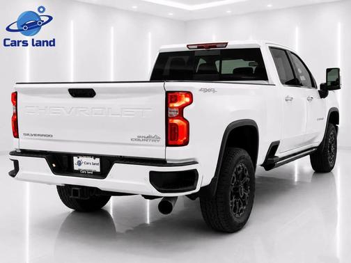 Iridescent Pearl Tricoat 2022 Chevrolet Silverado 2500 High Country