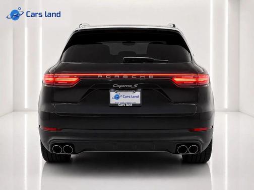 Jet Black Metallic 2019 Porsche Cayenne S