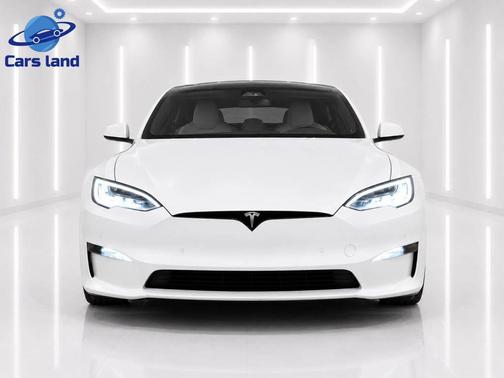 Pearl White Multi-Coat 2022 Tesla Model S Plaid