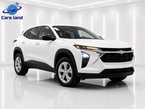 Summit White 2025 Chevrolet Trax LS