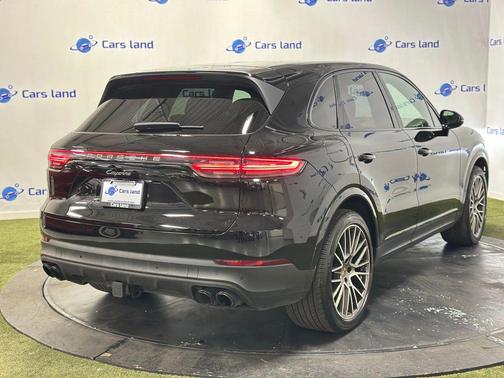 2022 Porsche Cayenne Platinum Edition