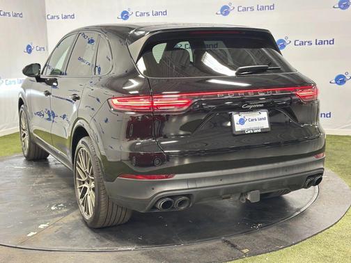 2022 Porsche Cayenne Platinum Edition