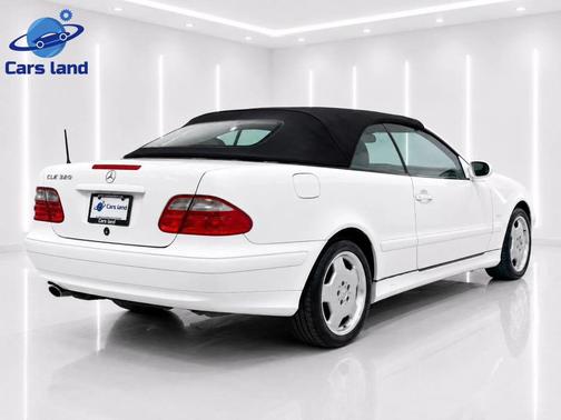 Alabaster White 2002 Mercedes-Benz CLK-Class 320 Cabriolet