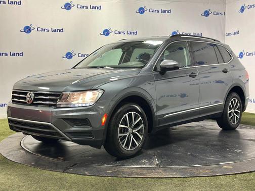 Platinum Gray Metallic 2018 Volkswagen Tiguan 2.0T SE 4MOTION