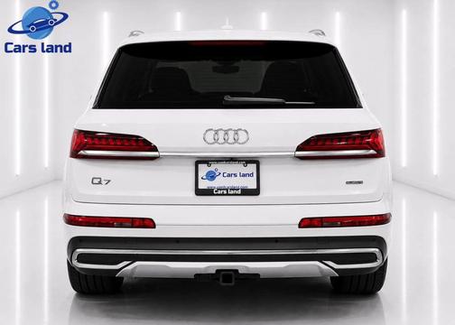 Glacier White Metallic 2023 Audi Q7 55 Prestige
