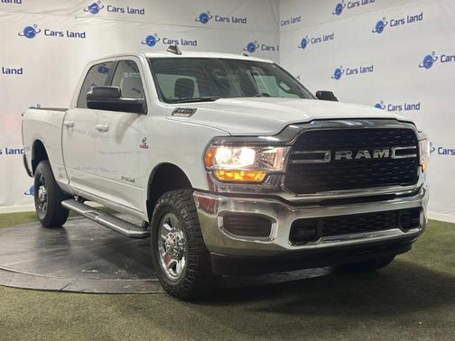 Bright White Clearcoat 2022 RAM 2500 Big Horn Crew Cab 4x4 6'4' Box