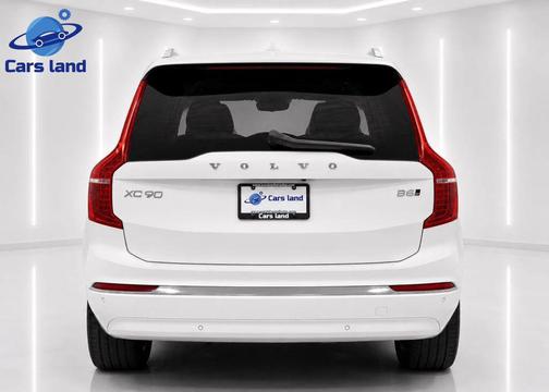 Crystal White Metallic 2023 Volvo XC90 B6 Plus 6-Seater